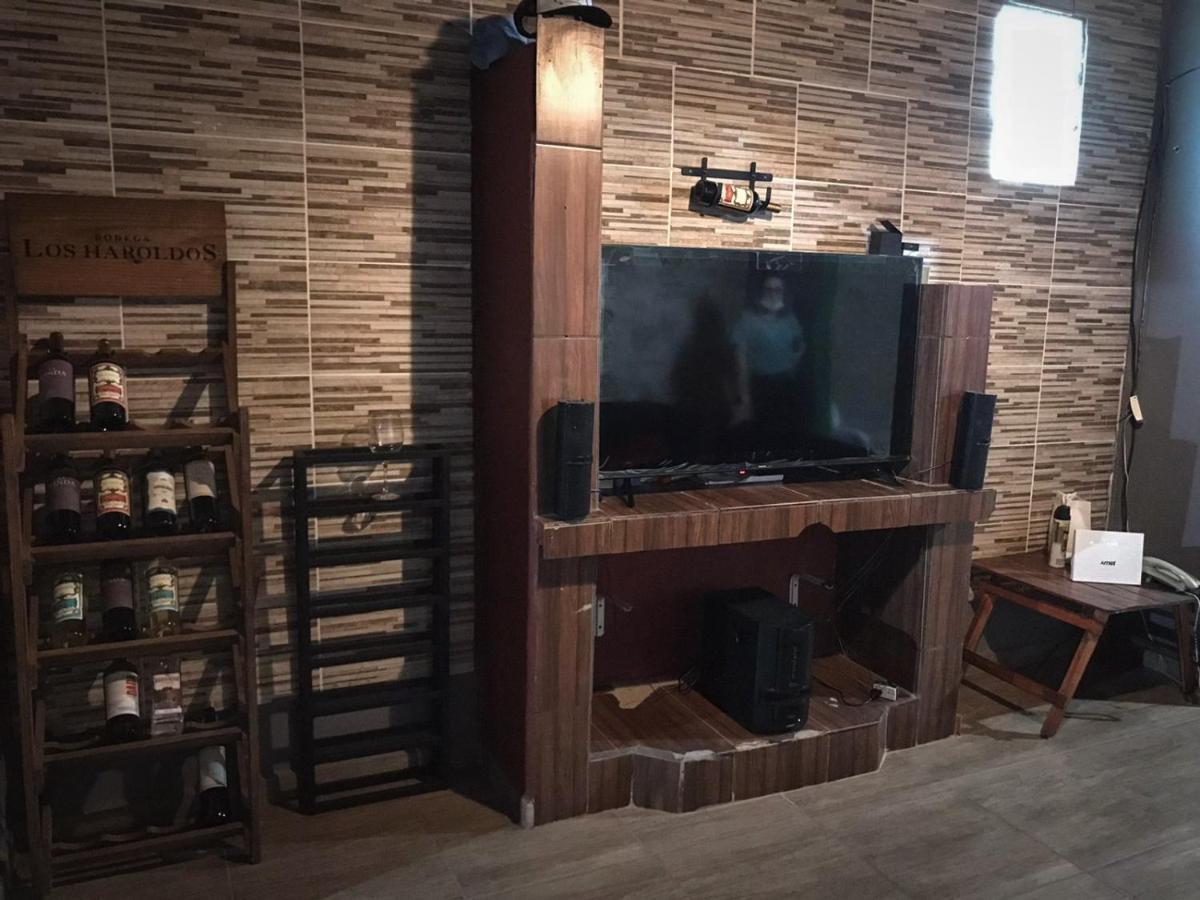 Hostel Krieger Hauss ปูแอร์โตอีกวาซู ภายนอก รูปภาพ